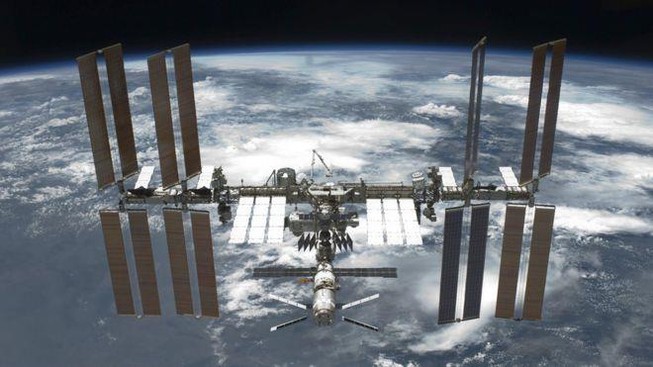 Khi nào NASA bán vé cho khách du lịch lên không gian?