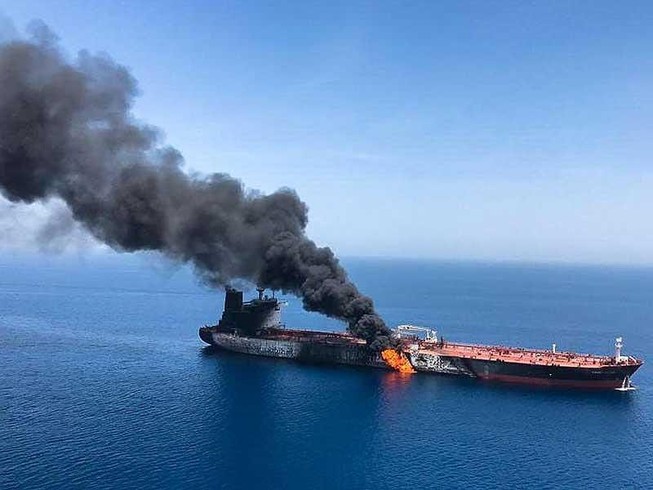 Sau Mỹ, Anh cũng quy kết Iran đứng sau vụ cháy tàu vịnh Oman