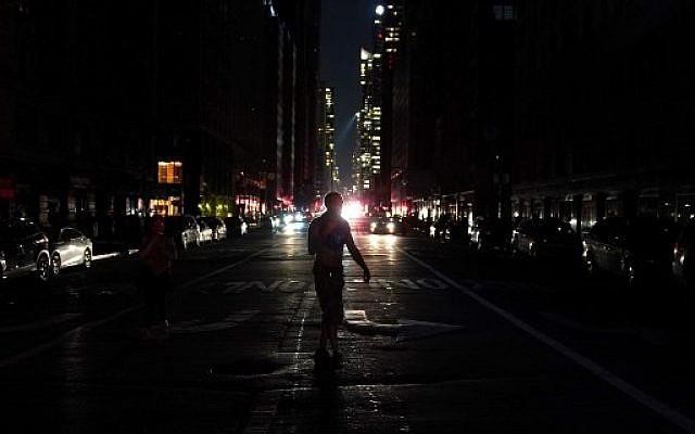 New York hỗn loạn vì sự cố mất điện nhiều giờ