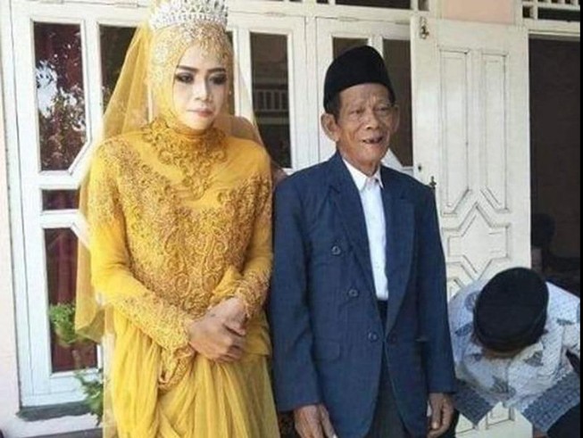 Tình yêu sét đánh và đám cưới của cô gái 27 với cụ ông 83