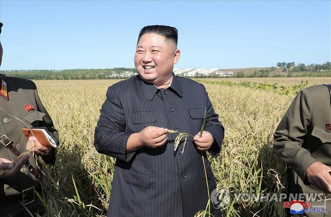 Ông Kim Jong-un xuất hiện lần đầu tiên sau 4 tuần
