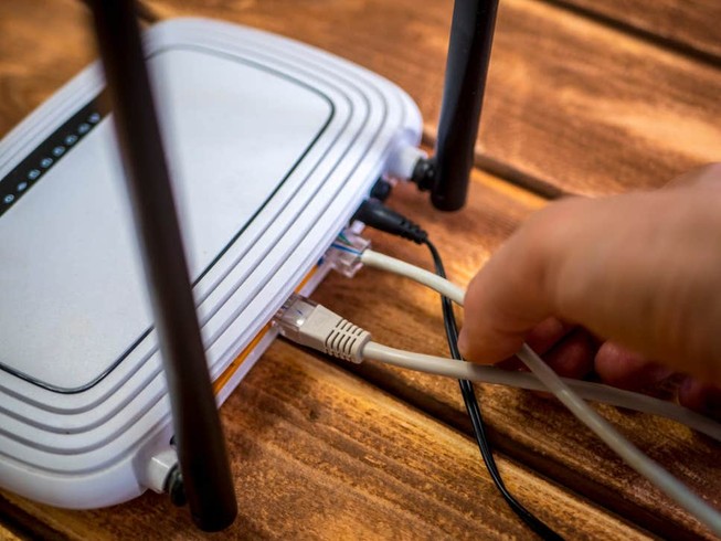 Bắn chết hai cha con hàng xóm vì 'xài chùa' WiFi