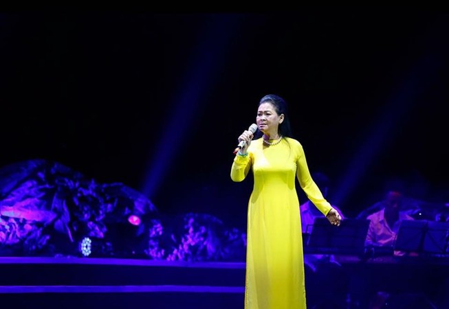 Ca sĩ Khánh Ly chuẩn bị về nước làm liveshow