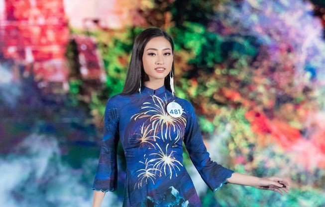 Áo dài hình ảnh đèo Hải Vân giúp Lương Thùy Linh đăng quang