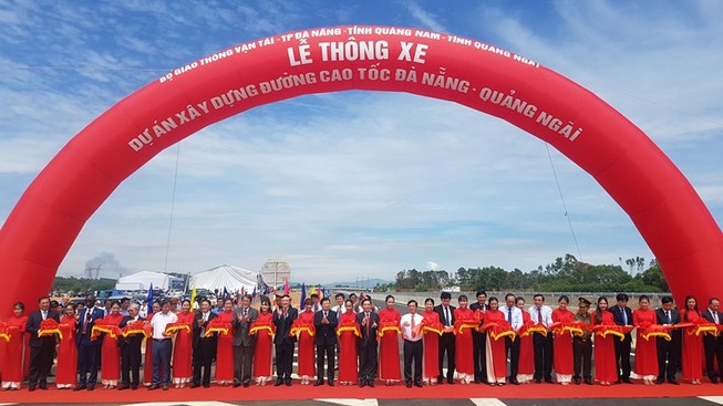 Phát lệnh thông xe toàn tuyến cao tốc đầu tiên của miền Trung