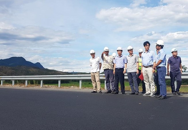 Hằn lún cao tốc Đà Nẵng-Quảng Ngãi, đề nghị cân tải trọng xe