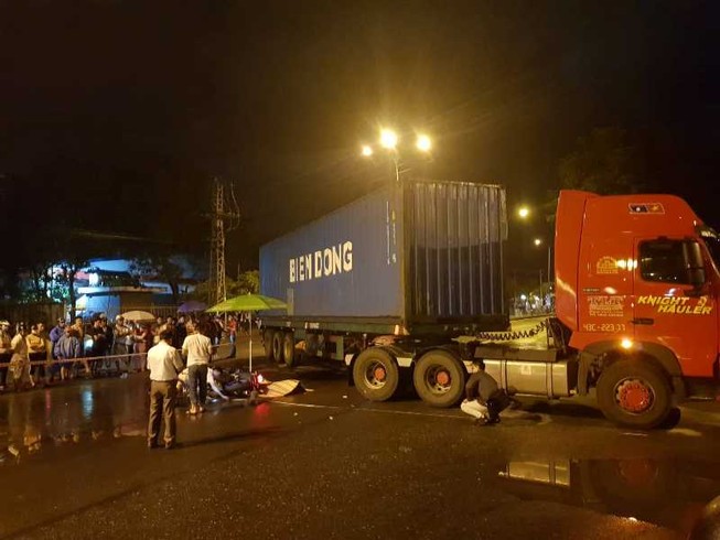 Nam thanh niên chết dưới bánh xe container trên đường đi làm