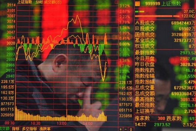 Chứng khoán Trung Quốc đỏ rực, Việt Nam khó tránh ảnh hưởng