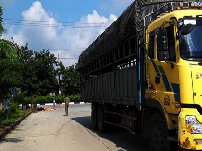 Nữ công nhân ở Bình Dương chết thảm dưới bánh xe tải