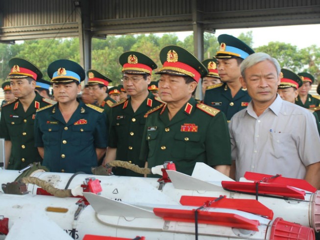 Bộ trưởng Bộ Quốc Phòng thăm vùng nhiễm dioxin nhất Việt Nam