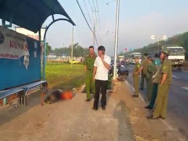 Một người chết tại trạm xe buýt ở Đồng Nai