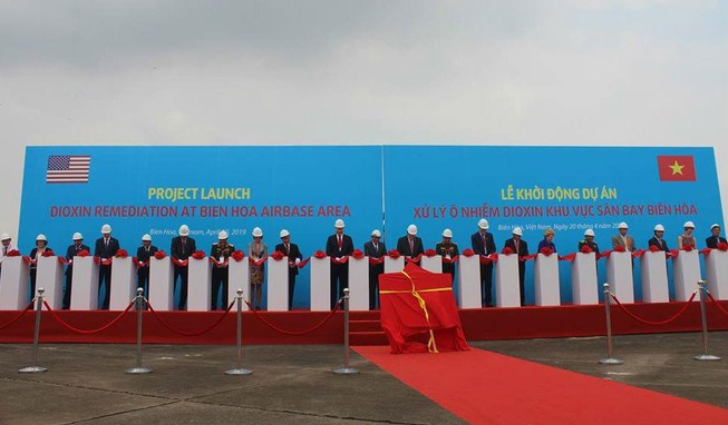 Bắt đầu xử lý điểm nóng ô nhiễm dioxin lớn nhất tại Việt Nam