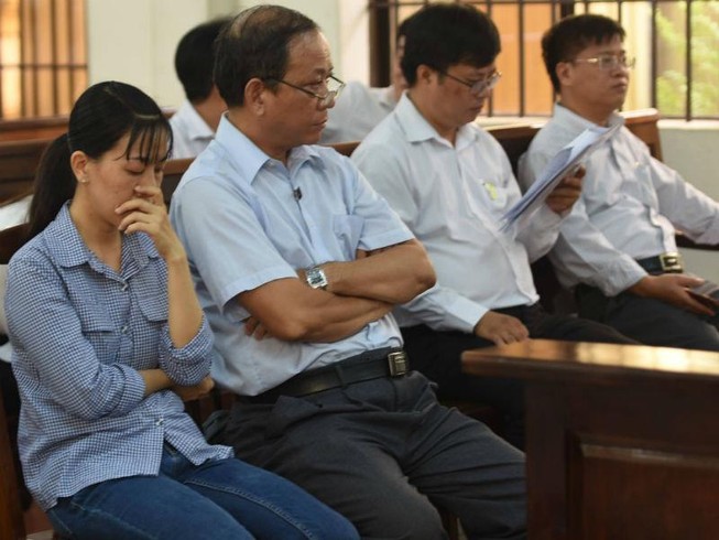 Hoãn xử cựu trưởng ban tổ chức thành ủy Biên Hòa ăn chặn tiền