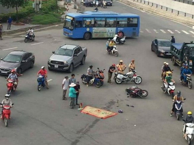 1 phụ nữ chết thảm tại ngã tư 'tử thần' ở Đồng Nai