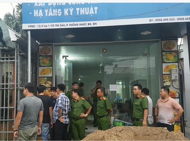 Đang khám nhà chủ doanh nghiệp gọi Giang ‘36’ vây xe công an