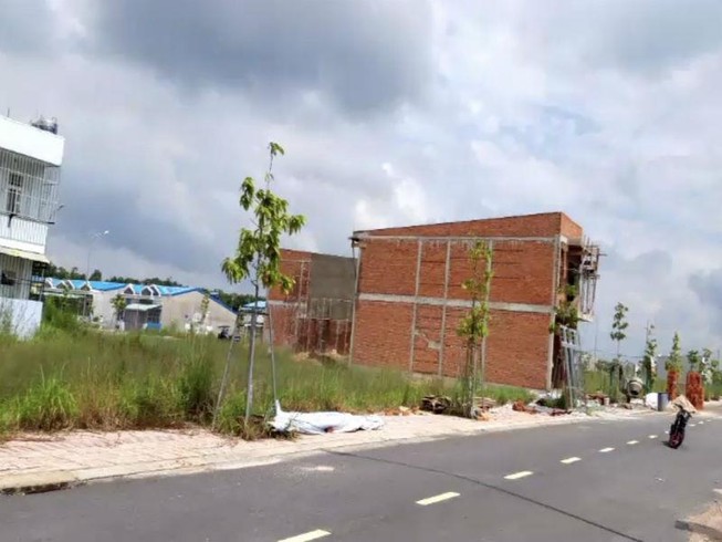 Công ty phân lô 7.500 m2 đất công bán ở Bình Dương nói gì? 