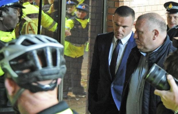 Rooney bị án nặng: Già là sinh tật?