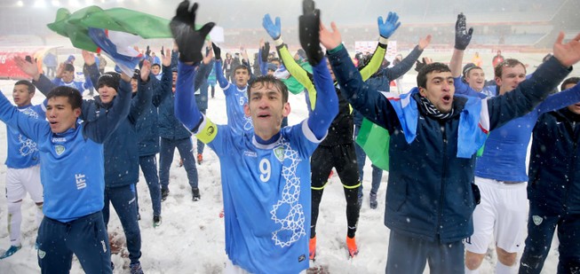 Thưởng ô tô cho cầu thủ Uzbekistan đâu bằng U-23 VN