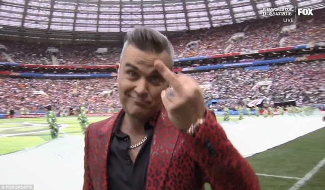 Giải mã “ngón tay thối” của Robbie Williams
