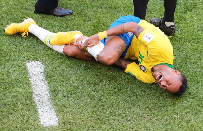 Neymar, một 'tấm gương tồi' của thế giới