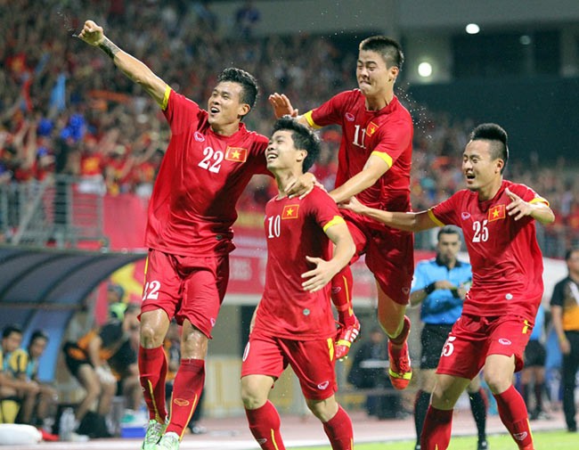 U-23 Việt Nam dễ thở, nữ gặp khó