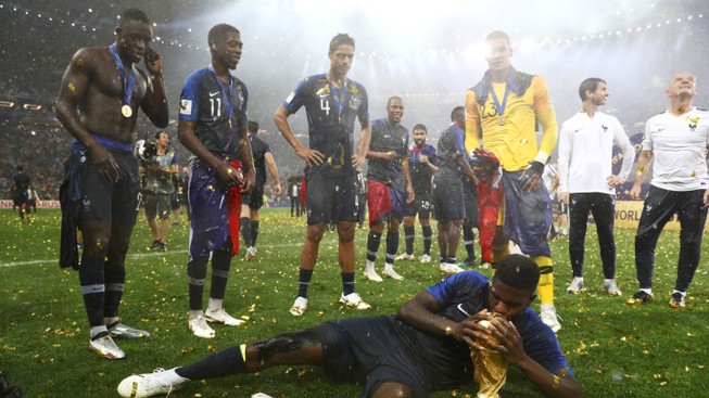 Bị chế giễu vô địch World Cup, nước Pháp nổi giận