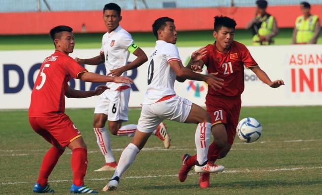 U-16 Lào 'tự sát', Việt Nam không may mắn như Malaysia