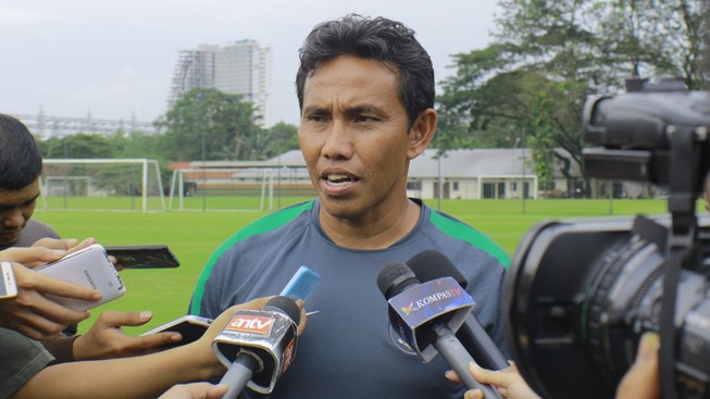 HLV đội tuyển Indonesia ‘bỏ của chạy lấy người’ trước AFF Cup?