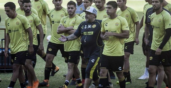 Maradona cứ về Mexico là… lung linh