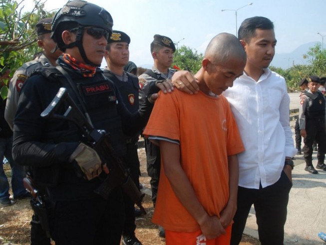 Fan đánh chết người, CLB Persib Bandung lãnh đủ