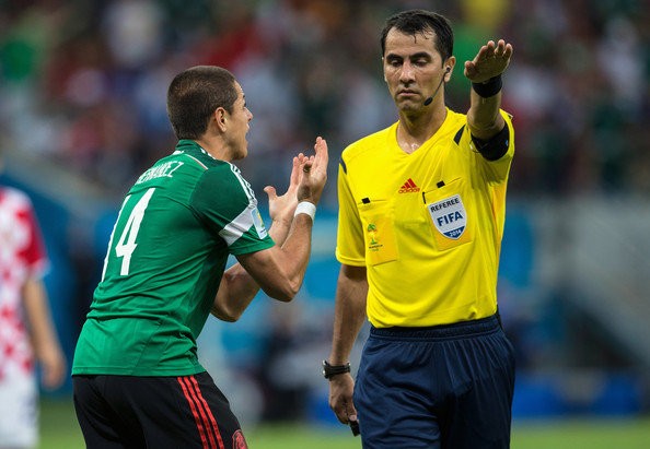 AFC phân công ‘trọng tài cứng’ bắt trận Iran-Iraq