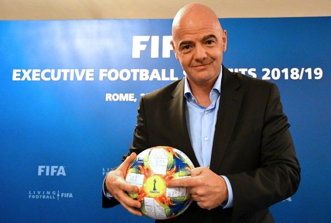 Chủ tịch FIFA so sánh cuộc gặp Trump - Kim với World Cup 2022