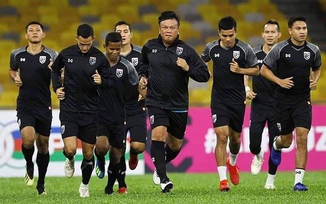 Tuyển Thái Lan chưa dự China Cup đã rối bời
