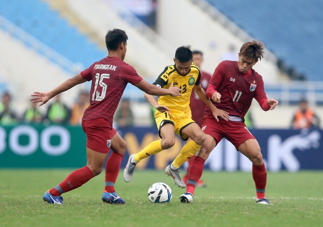 Supachai lập hat-trick, U-23 Thái Lan đẩy U-23 VN vào thế khó