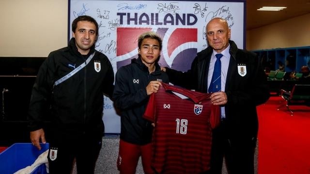 Lãnh đạo tuyển Uruguay bí mật gặp riêng ‘Messi Thái’