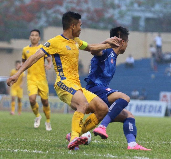 Thanh Hóa thắng tưng bừng ‘tuyển Việt Nam thu nhỏ’