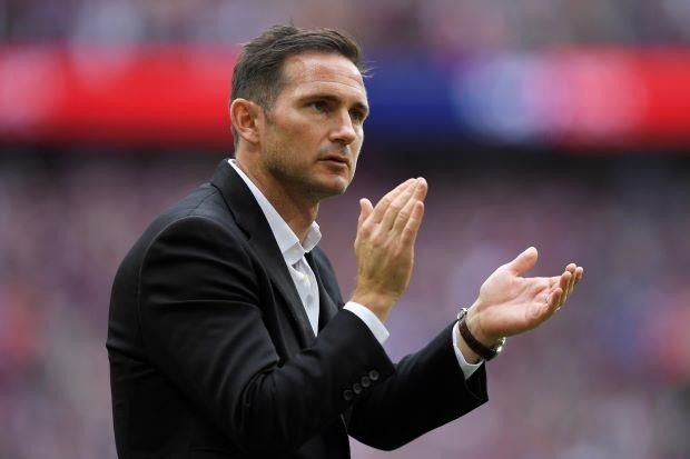 Cựu công thần Lampard sẽ ngồi ghế Sarri để lại