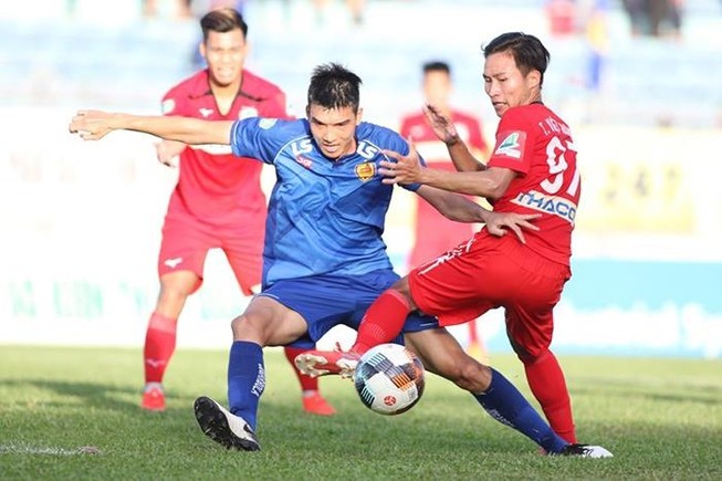 Hoàng Anh Gia Lai bị loại vì pha đá hỏng của Văn Sơn