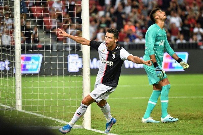 Ghi bàn, Ronaldo đi vào lịch sử tại Đông Nam Á