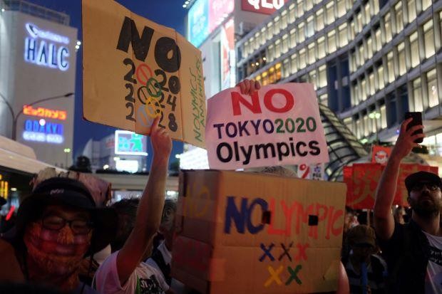 Nhiều người tập trung về Tokyo đòi Nhật dừng đăng cai Olympic