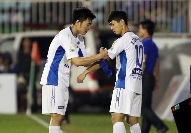 Xuân Trường từ Thai- League trở lại V- League