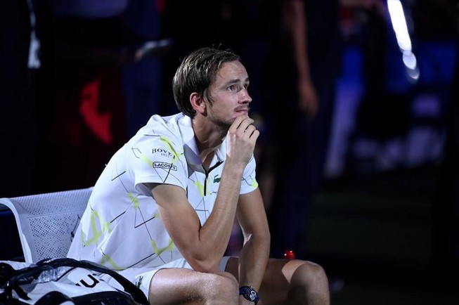 Không hạ đổ tượng đài lớn Nadal, Medvedev nói gì?