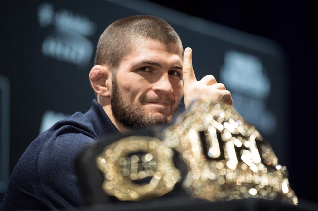 Mổ xẻ ‘con trăn’ Khabib
