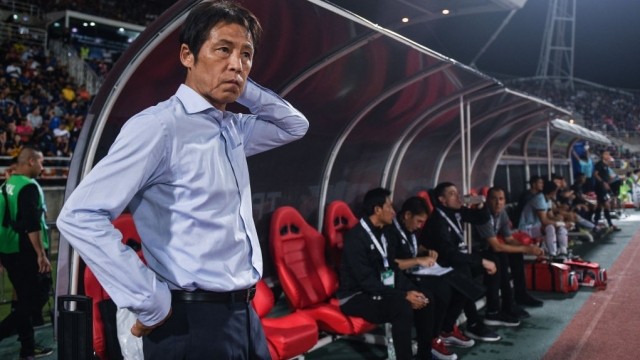HLV Nishino lên kế hoạch đá bại Van Marwijk