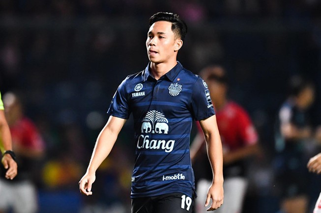 Bộ đôi ‘sát thủ’ tuyển Thái Lan ‘tịt ngòi’, Buriram bị loại