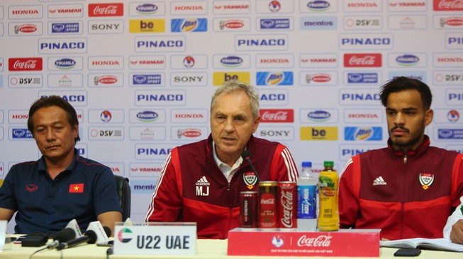 Thiếu trụ cột, U-22 Việt Nam và U-22 UAE vẫn ‘cháy’ hết mình
