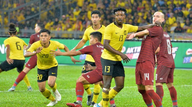 HLV Tan Cheng Hoe kéo HLV Nishino và Thái Lan trở lại mặt đất