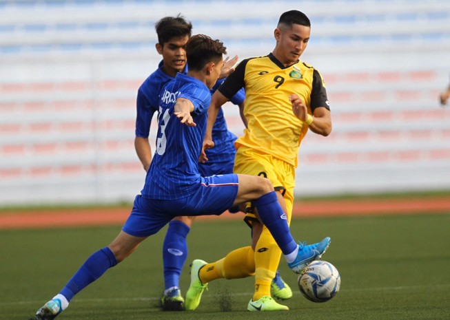 'Ông hoàng' U-22 Brunei cứ 'chạy xe không mãi'
