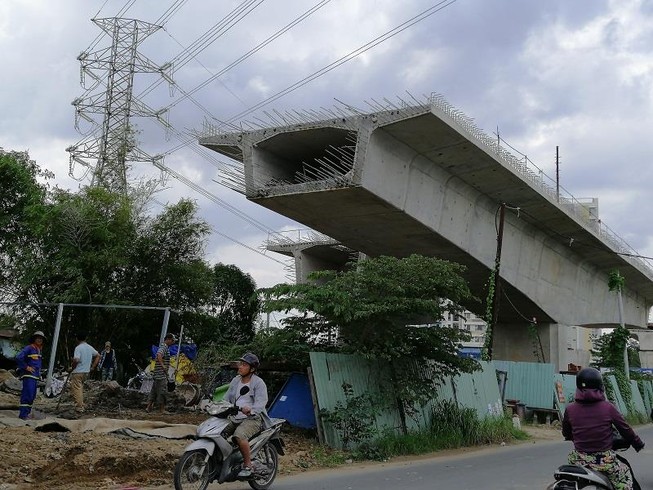 Chùm ảnh dang dở cây cầu người dân ba quận bảy năm mong ngóng