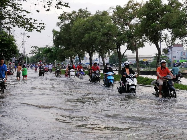 Cảnh báo triều cường gây ngập lụt ở TP.HCM